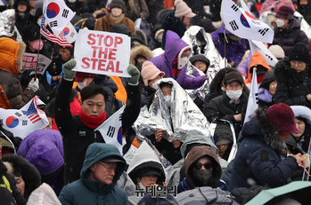 [포토] 계속되는 윤 대통령 사수집회