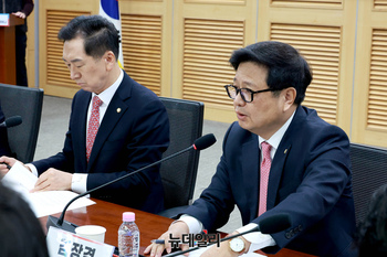 [포토] 'POST 제평위 시대' 세미나 인사말 하는 김장겸 의원 