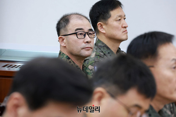 [포토] 내란 혐의 국조특위 증인 출석한 곽종근 전 사령관
