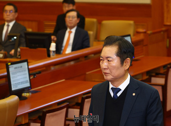 [포토] 탄핵심판 출석하는 정청래 탄핵소추단장 