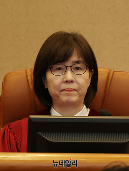 [포토] '尹 탄핵심판' 앞둔 이미선 헌법재판관