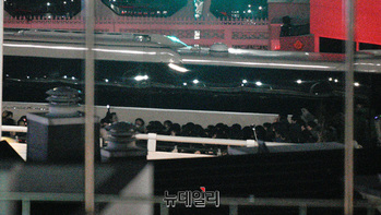 [영상] 공조본, 관저 진입 시작 … 기동대 3,200여명 투입