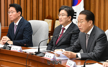 [포토] 감염병 당정협의회 참석한 권영세 비대위원장 