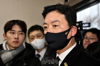 [포토] 발언하는 김성훈 경호처 차장 