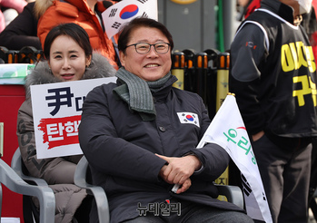 [포토] 탄핵반대 태극기집회 참석한 조원진 우리공화당 대표