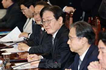 [포토] 은행권 현장간담회, 발언하는 이재명 대표