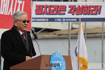 [포토] 격려사하는 이석복 전 장군