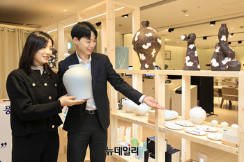 [포토] 현대백화점 무역센터점 "'아트 셀렉션'서 특별한 명절 선물하세요"