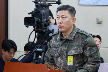 [포토] 계엄 관련 답변하는 정성우 전 방첩사령부 1처장