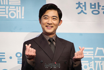 [영상] 독수리5형제 안재욱 '손가락 하트'