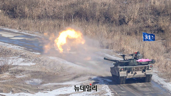 [포토] 화염 내뿜는 우리군 전차