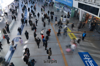 [포토] 귀성객들로 북적이는 서울역