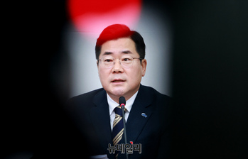 [포토] 최고위 참석한 박찬대 더불어민주당 원내대표