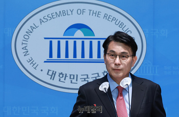 '[포토] 윤상현 "좌성향 마은혁 헌재 재판판 후보자 사퇴해야"