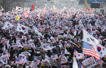 [영상] 광화문 메운 윤 대통령 석방 촉구 집회