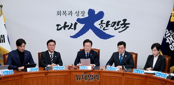 [포토] 이재명 "우리가 언제 국정협의체 탈퇴했나? 거짓말 마"