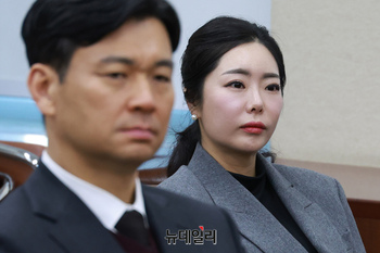 [포토] 국조특위 출석한 무속인 이선진 씨