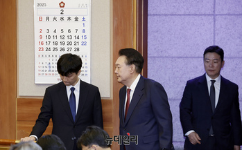 [포토] 헌재 입장하는 윤석열 대통령