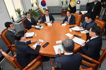 [포토] 국회 정부 국정협의체 실무협의