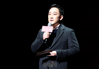 [포토] 명성황후 30주년, 인사말하는 윤홍선 프로듀서
