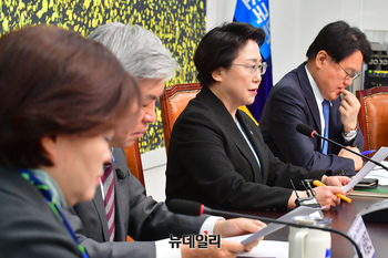 [포토] 탄탄대로 회의서 발언하는 김선민 권한대행