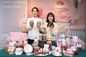 [포토] 스타벅스, 밸런타인데이 시즌 "사랑 담은 커피로 마음 전하세요"