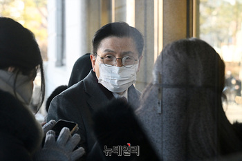 [포토] '탄핵심판' 심판정 향하는 황교안 전 국무총리 