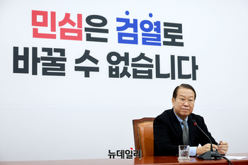 [포토] 답변하는 권영세 국민의힘 비상대책위원장