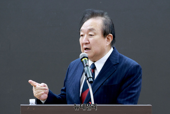 [포토] 축사하는 정대철 헌정회장