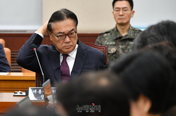 [포토] 청문회 증인 출석한 정진석 대통령 비서실장