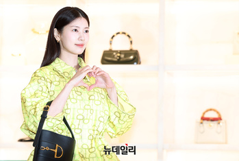 [영상] 정소민, 봄 재촉하는 투피스