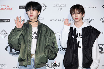 [영상] 손 인사하는 에잇턴 윤규-승헌