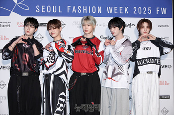 [영상] 동대문디자인플라자 등장한 소디엑 웨인-렉스-다빈-씽-범수