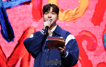 [포토] 그룹 이븐 소개하는 유재필 