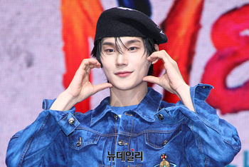 [영상] 이븐 박한빈 '양볼하트'