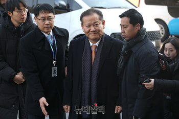 [포토] 증인으로 헌재 출석하는 이상민 전 장관