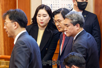 [포토] 대통령 탄핵심판 출석하는 황교안 전 국무총리