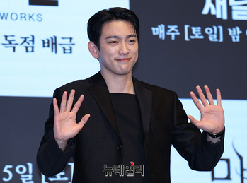 [영상] 마녀 박진영 "전역하고 복귀합니다"