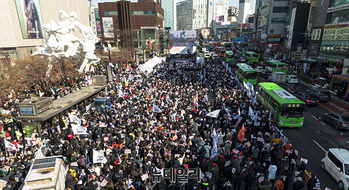 [포토] 4차선 도로 가득 채운 '세이브코리아 국가비상기도회'