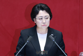 [포토] 연설 하는 김선민 조국당 대표 권한대행