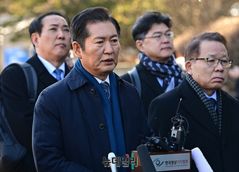 [포토] 입장 밝히는 정청래 탄핵소추위원장 