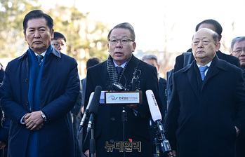 [포토] 발언하는 김이수 전 헌재소장 