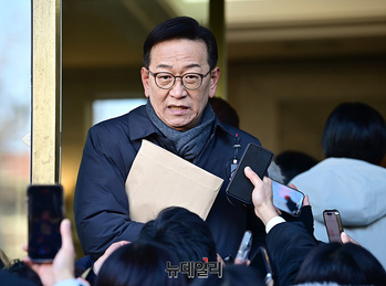 [포토] 변론기일 출석하는 석동현 변호사 