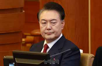 [포토] '탄핵 심판' 출석한 윤석열 대통령 