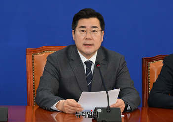 [포토] 발언하는 박찬대 더불어민주당 원내대표