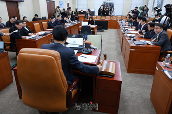 [포토] 의사진행 하는 안규백 국정조사특별위원회 위원장