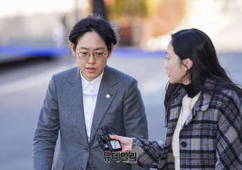 [포토] 탄핵심판 참석하는 조지연 의원