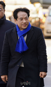 [포토] 탄핵심판 참석하는 이성윤 의원