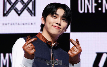 [영상] 온앤오프 민균 '손가락 하트'