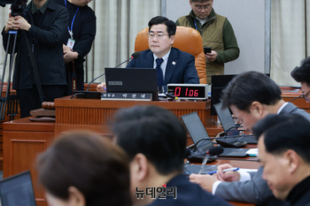 [포토] 의사진행 하는 박찬대 국회 운영위원장